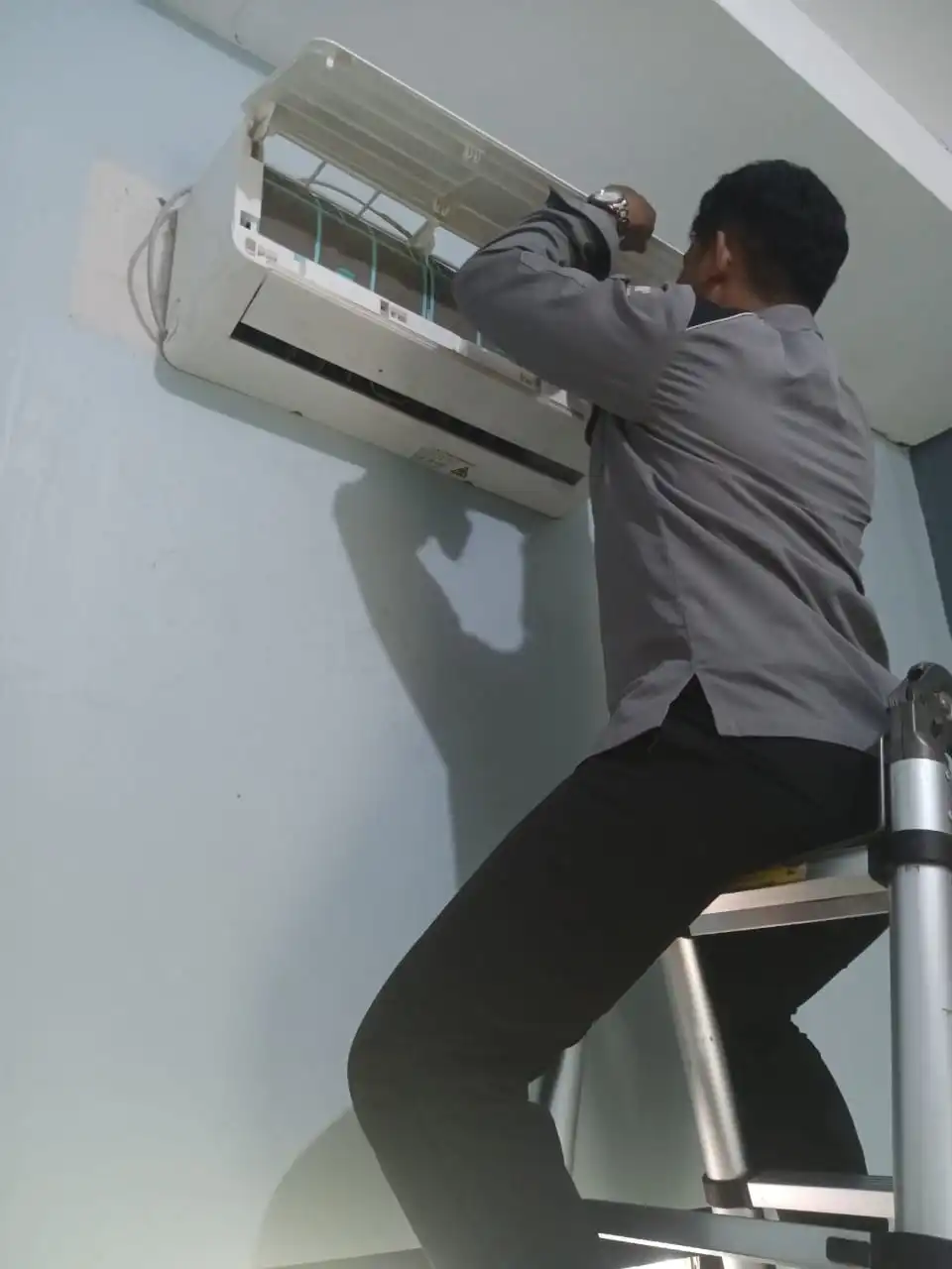 Vacuum AC jatinegara